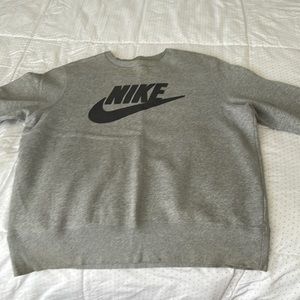 nike sweatshirt